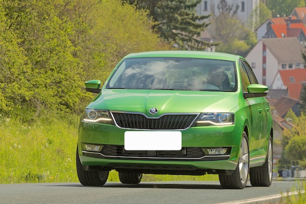 Skoda rapid — hyrbil i Prizren